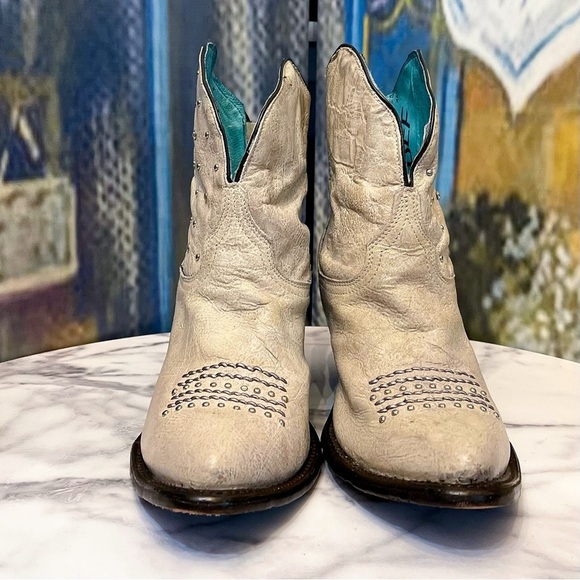 Corral Western Ankle Boots Cream Studded Distressed Rhinestone Zip Size 10 EUC - Picture 2 of 9